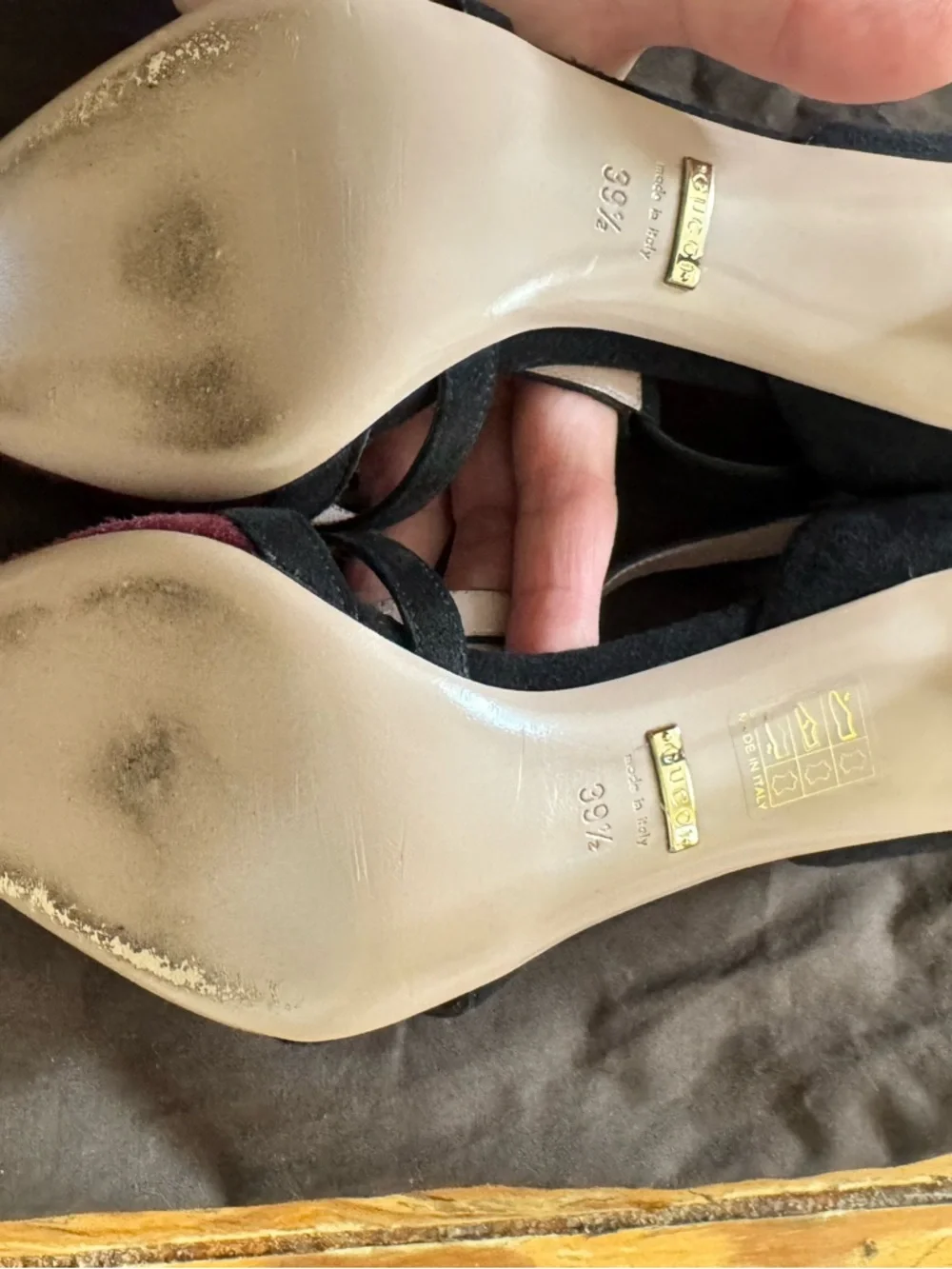 Gucci Burgundy and Black Suede Pointed T-Strap Pumps - Picture 4 of 12